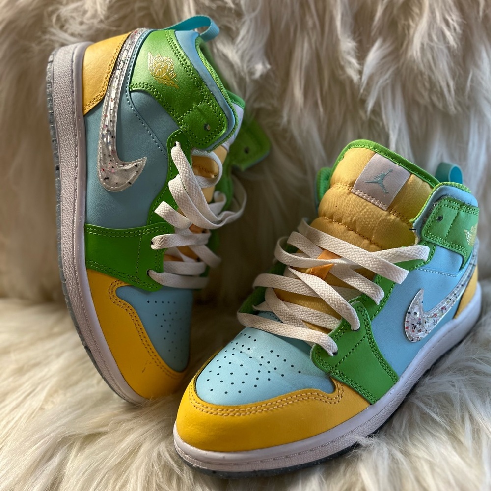 Jordan 1 mids